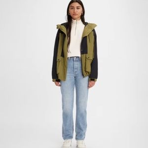 Levi's Premium 501 Original Fit Womens Jeans in Hollow Days Light Wash